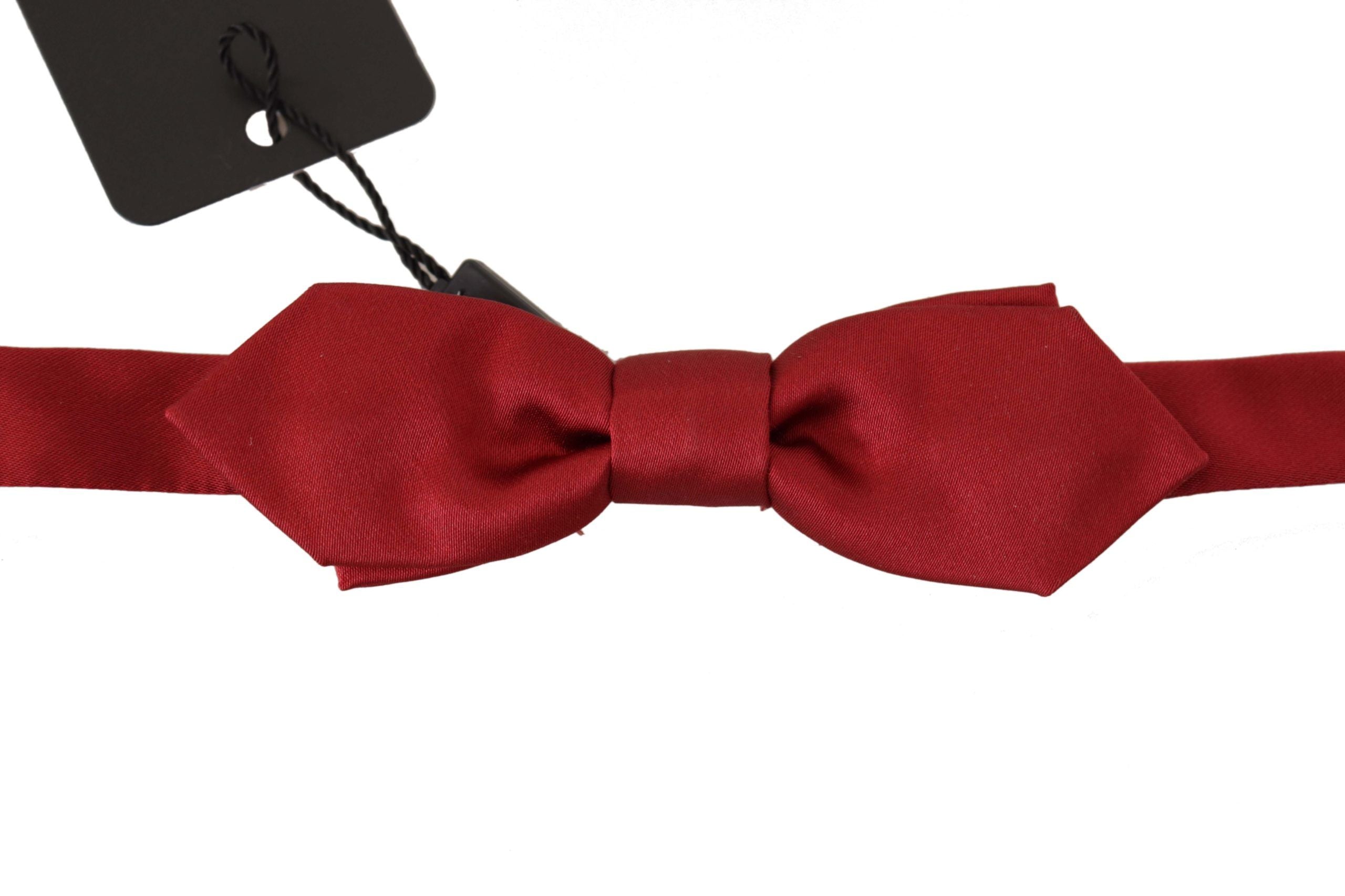 Dolce & Gabbana Elegant Red Silk Bow Tie - Luksusmuotia Dolce & Gabbana - Tutustu YVES JAVANNI® 