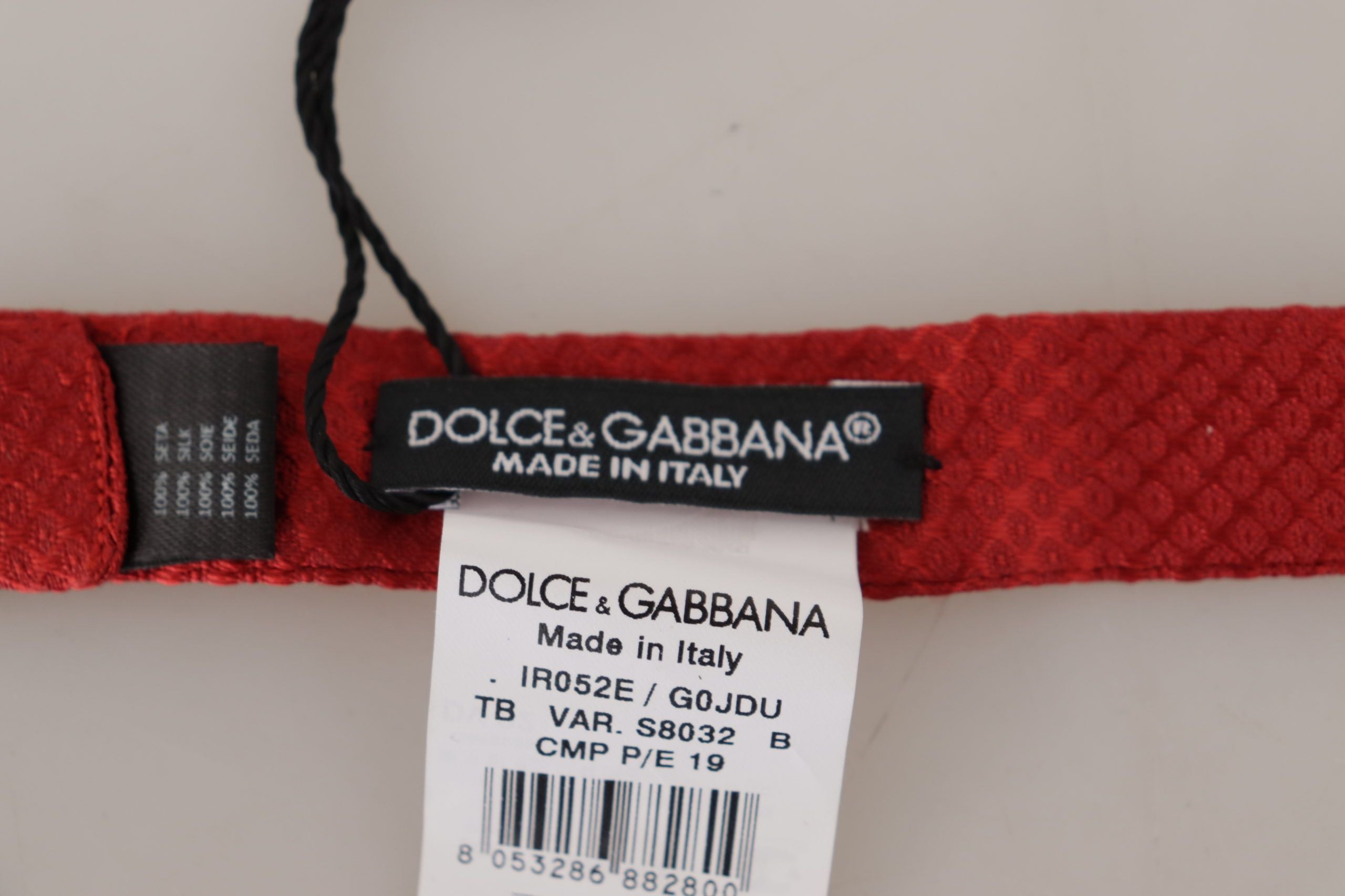 Dolce & Gabbana Elegant Red Silk Bow Tie - Luksusmuotia Dolce & Gabbana - Tutustu YVES JAVANNI® 