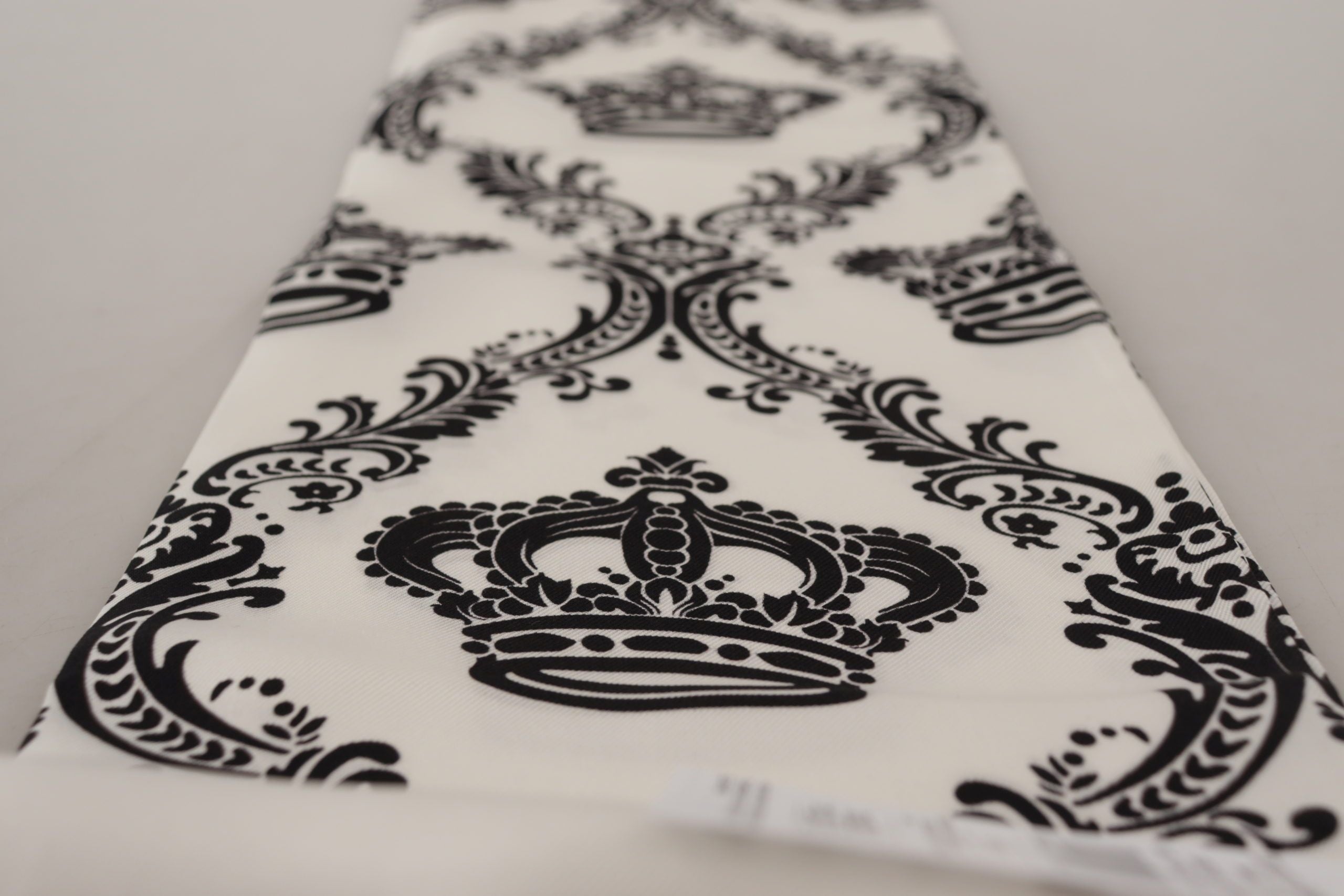 Dolce & Gabbana Royal Crown Printed Silk Men's Scarf - Luksusmuotia Dolce & Gabbana - Tutustu YVES JAVANNI® 