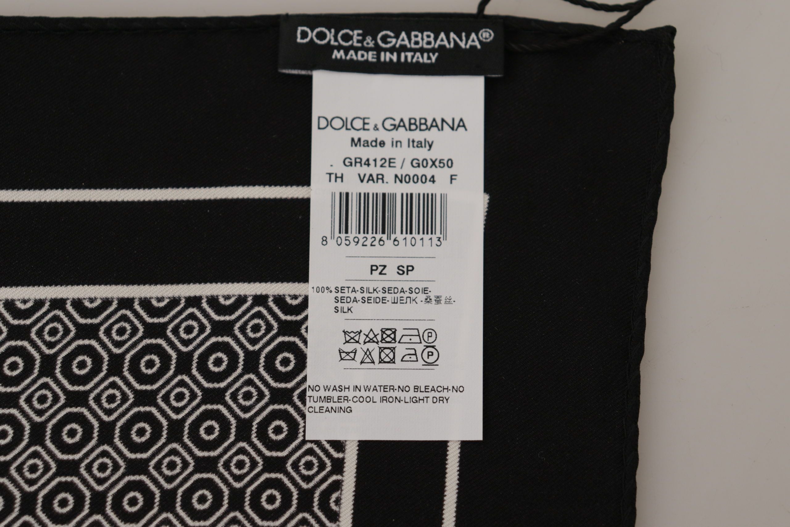 Dolce & Gabbana Elegant Black Silk Geometric Scarf for Men - Luksuslaukut ja asusteet Dolce & Gabbana - Tutustu YVES JAVANNI® 