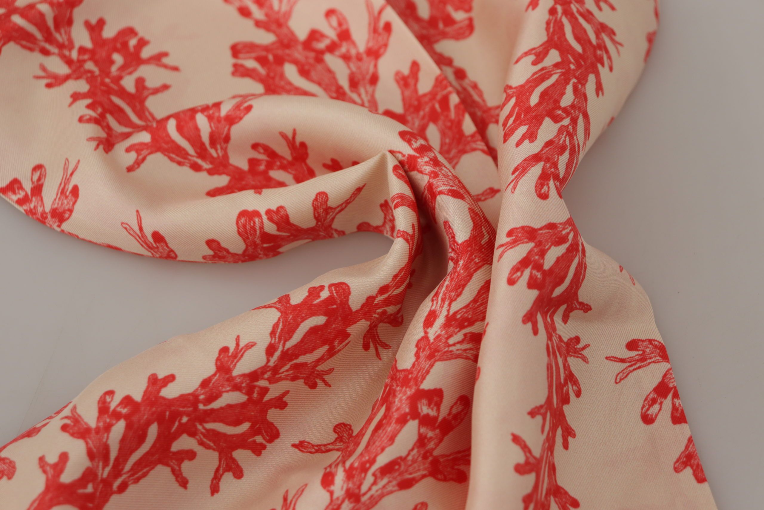 Dolce & Gabbana Elegant Silk Men's Scarf Wrap - Red Coral Print - Luksuslaukut ja asusteet Dolce & Gabbana - Tutustu YVES JAVANNI® 