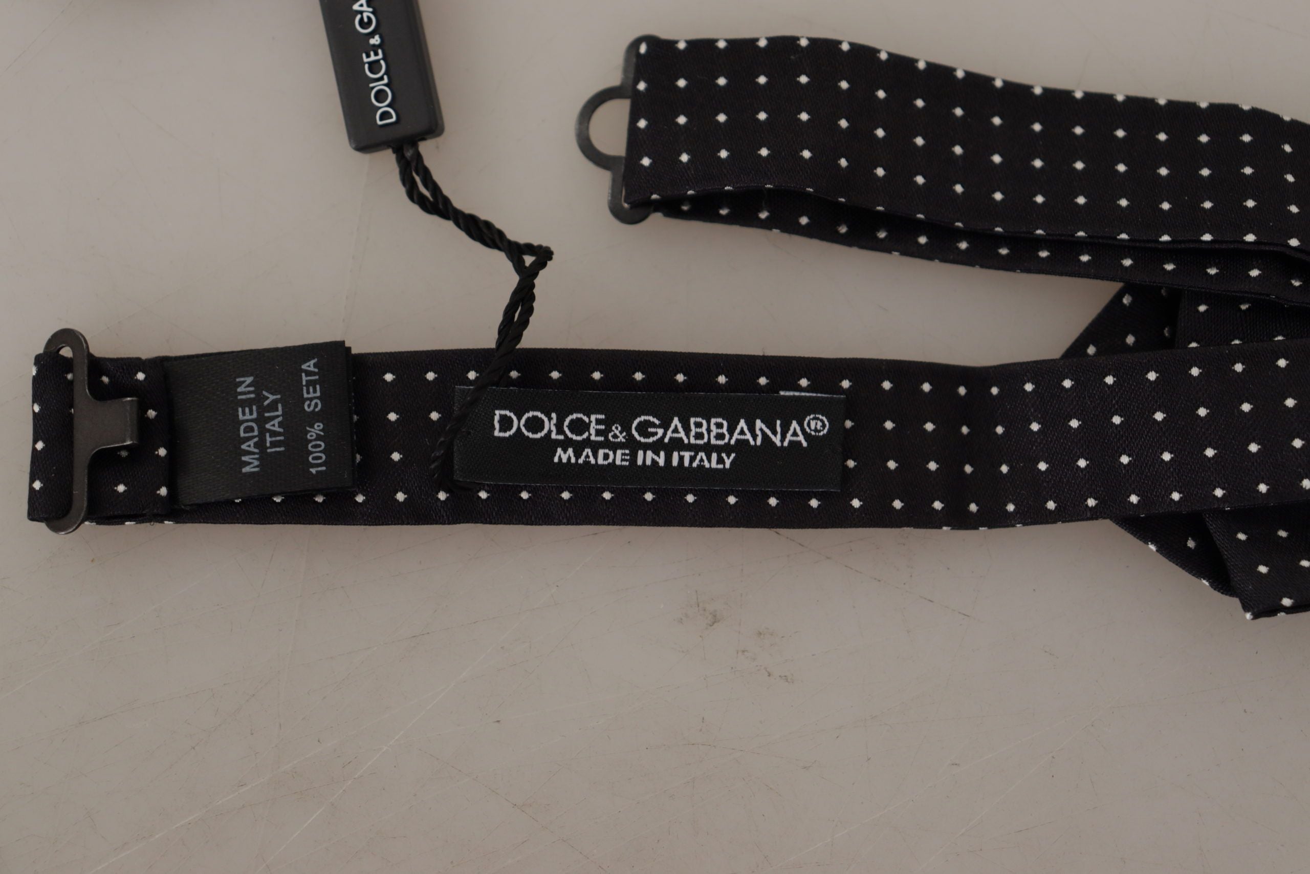 Dolce & Gabbana Exquisite Silk Polka Dot Bow Tie - Luksuslaukut ja asusteet Dolce & Gabbana - Tutustu YVES JAVANNI® 