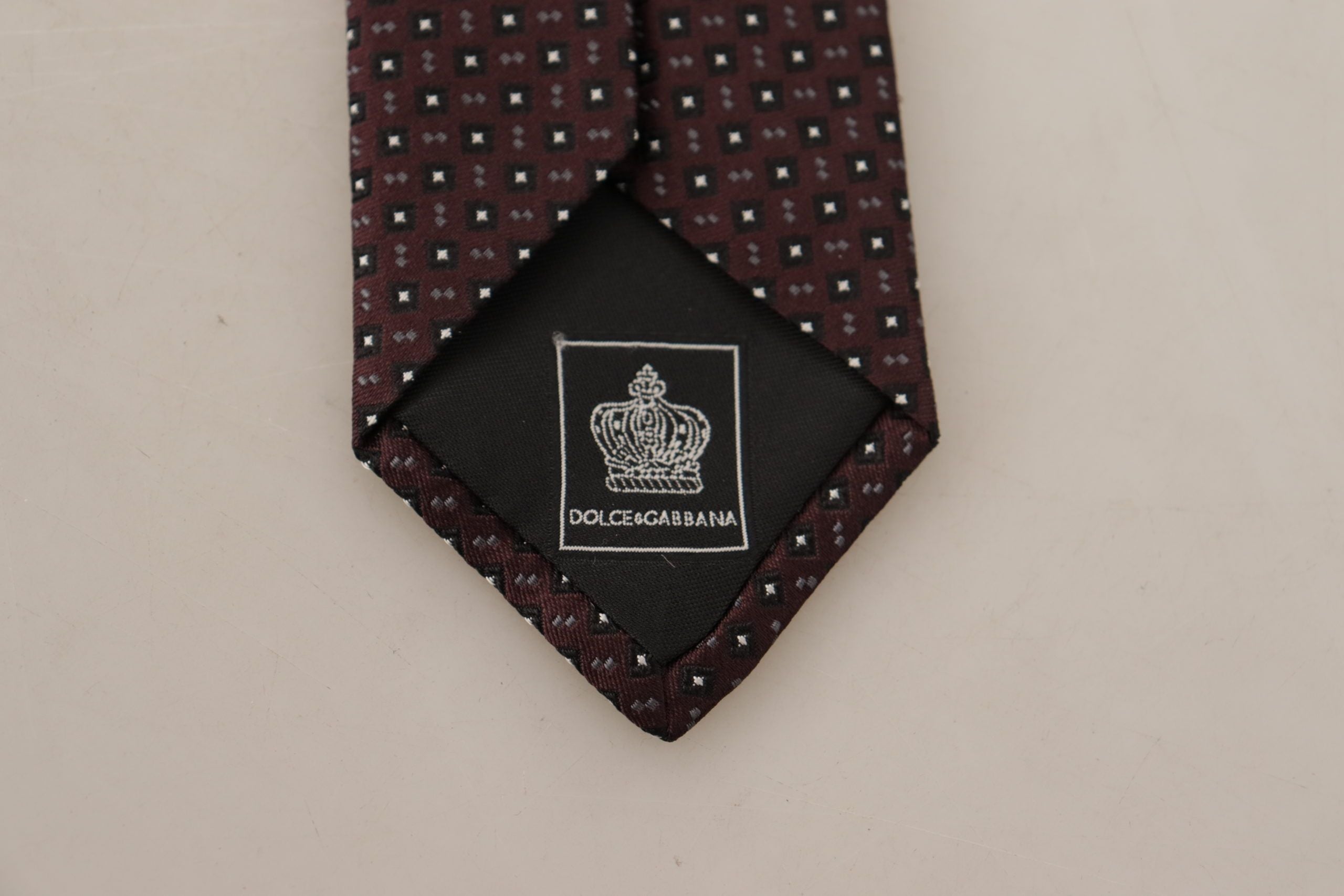 Dolce & Gabbana Elegant Geometric Silk Bow Tie - Luksuslaukut ja asusteet Dolce & Gabbana - Tutustu YVES JAVANNI® 