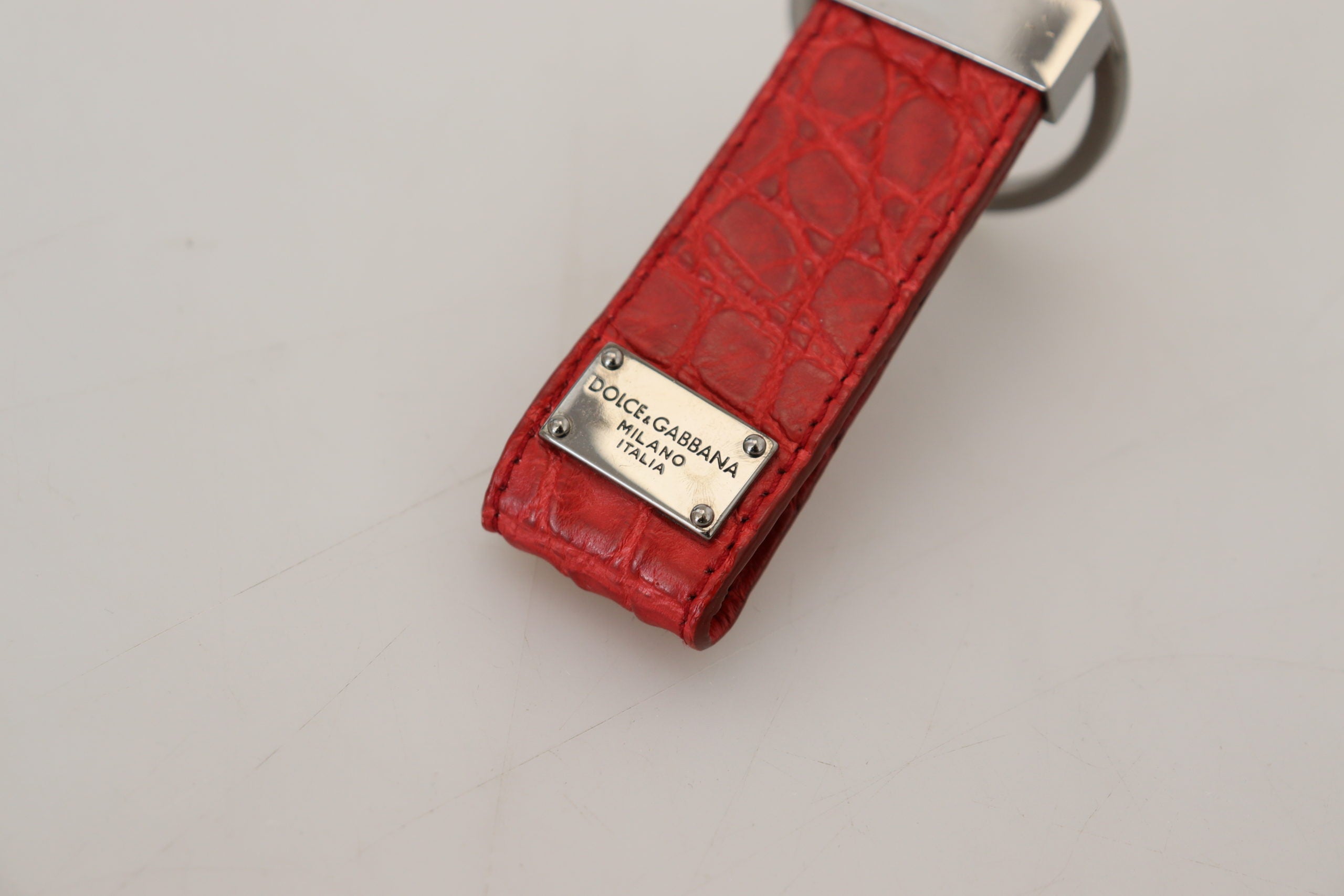 Dolce & Gabbana Chic Red Leather Keychain & Charm Accessory - Luksuslaukut ja asusteet Dolce & Gabbana - Tutustu YVES JAVANNI® 