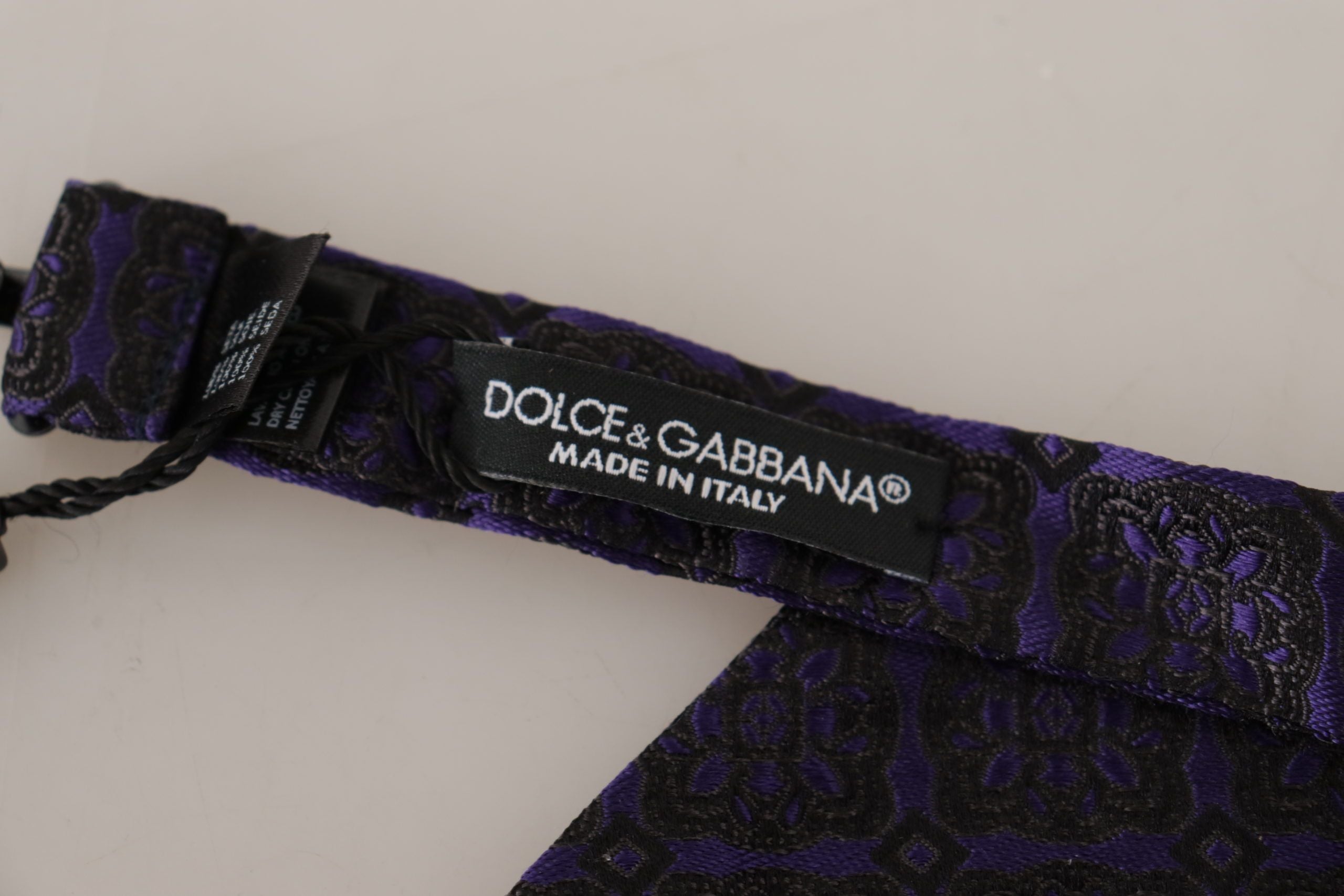 Dolce & Gabbana Elegant Blue Geometric Silk Bow Tie - Luksuslaukut ja asusteet Dolce & Gabbana - Tutustu YVES JAVANNI® 