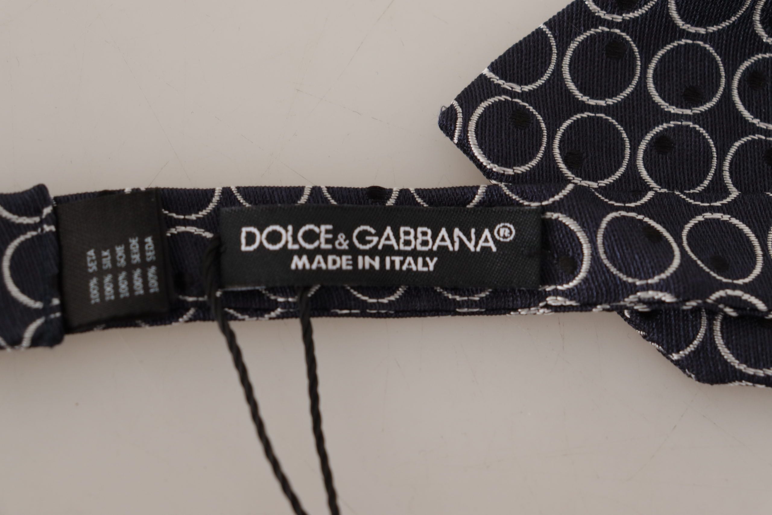 Dolce & Gabbana Elegant Black and White Silk Bow Tie - Luksuslaukut ja asusteet Dolce & Gabbana - Tutustu YVES JAVANNI® 