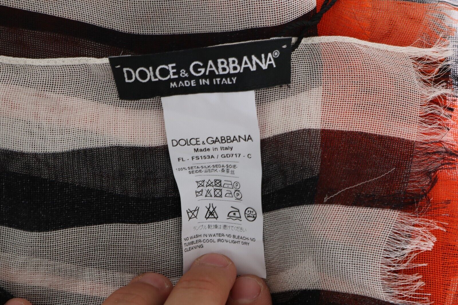 Dolce & Gabbana Elegant Multicolor Silk Fringed Scarf - Luksusmuotia Dolce & Gabbana - Tutustu YVES JAVANNI® 